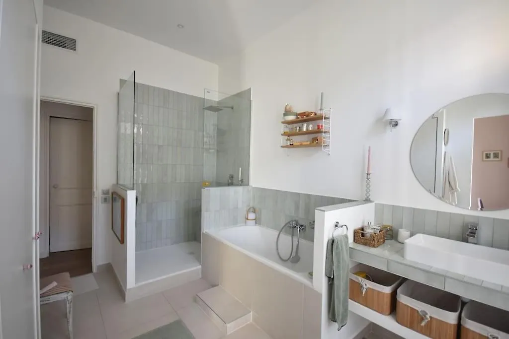 Coeur Longchamp, Grand Haussmannien Apartment Marseille